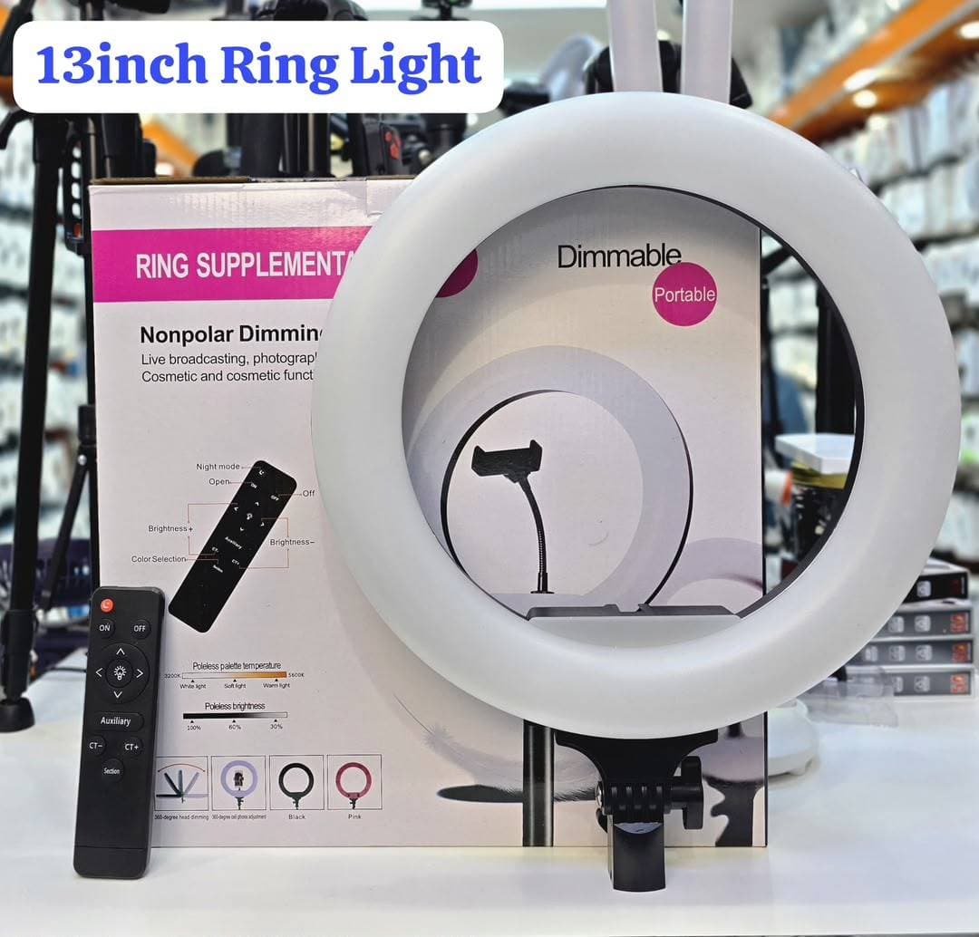 13-inch ring light kit features a round LED lamp